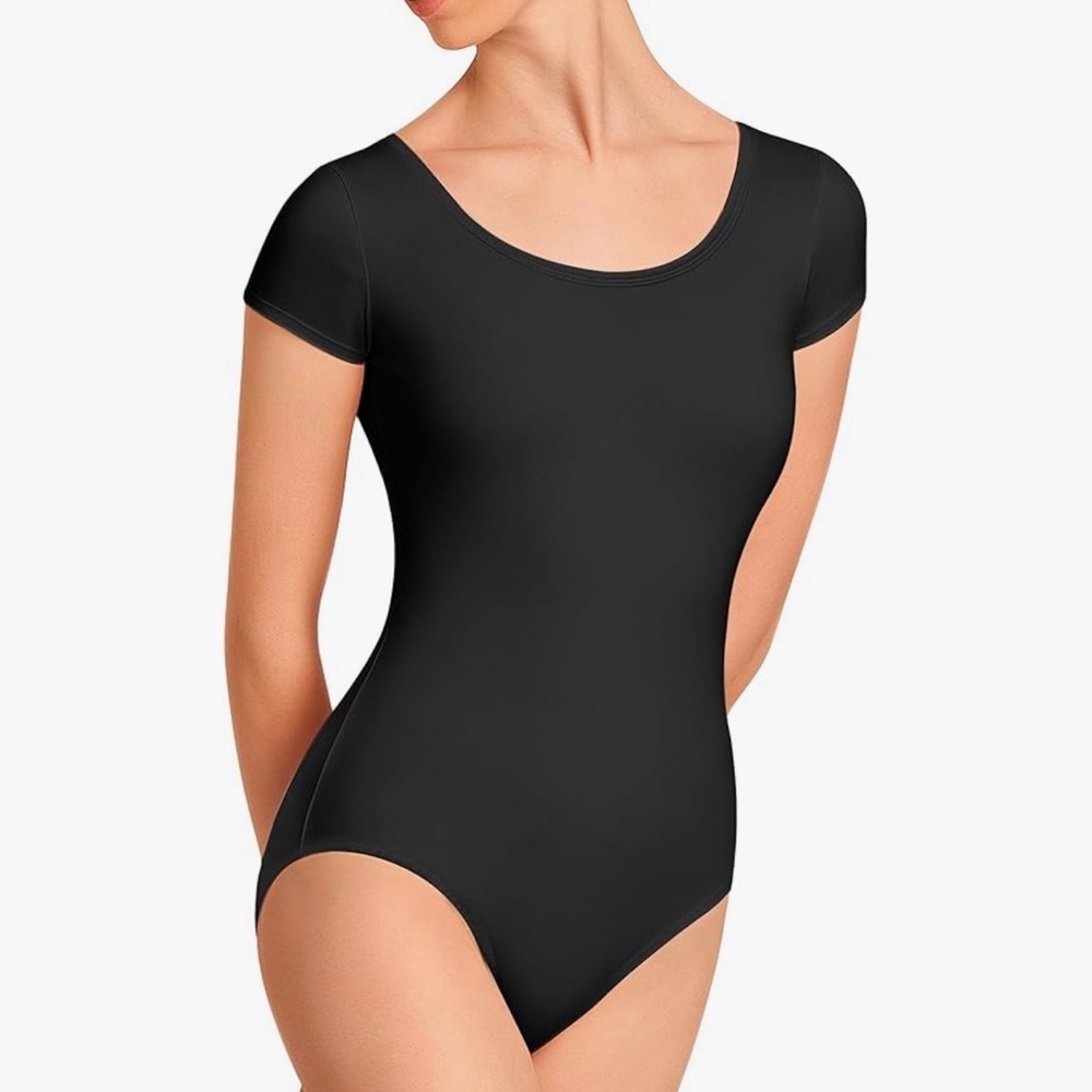 🪩Black Short Sleeve Leotard